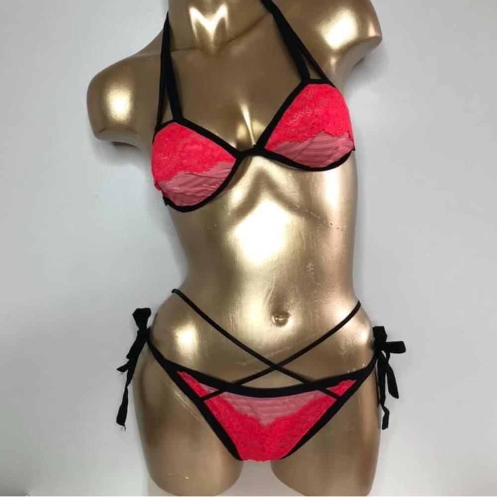 Lucia’s Sarto 🪡 swim suit bikini  two pice  extra small